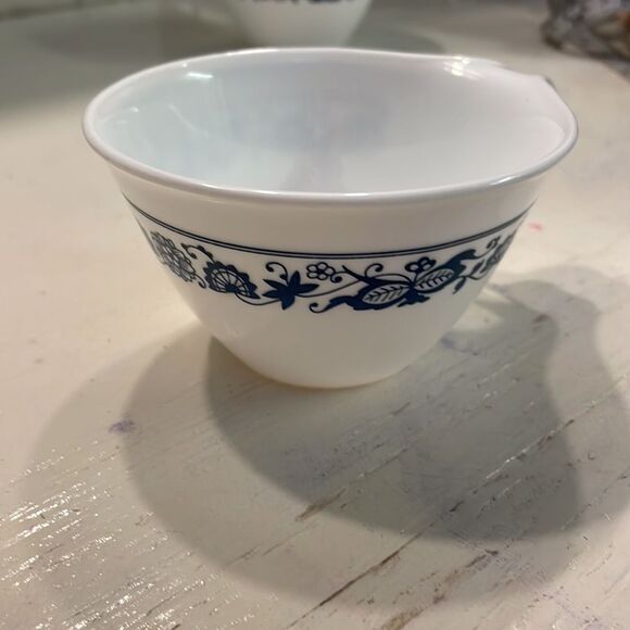 Vintage 1972 Corelle Old Town Blue/Blue Onion by Corning 2 hook yea cups - Picture 9 of 15